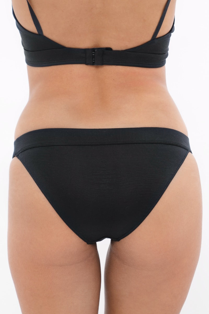 Oregon Brief - Black Sand